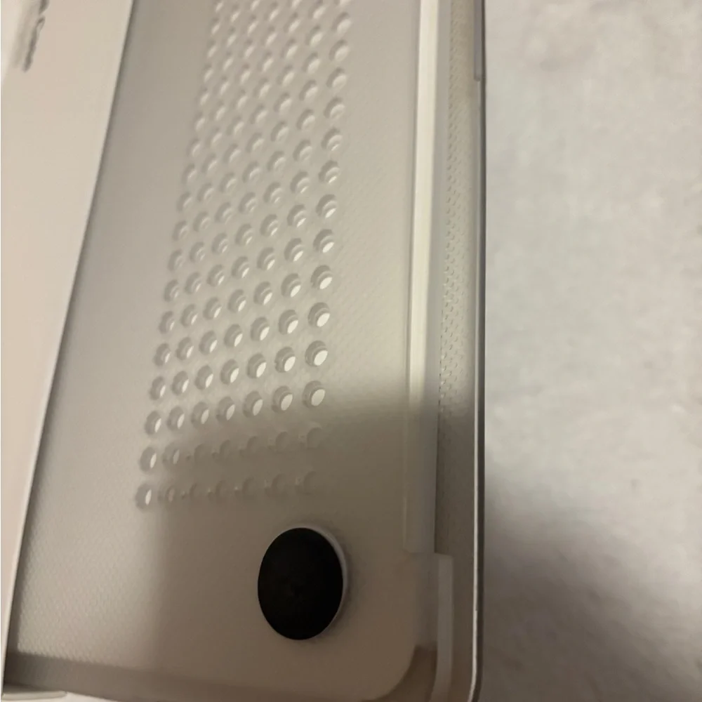 Incase Clear Computer Case 13 Inch MacBook Air Never been opened NWT